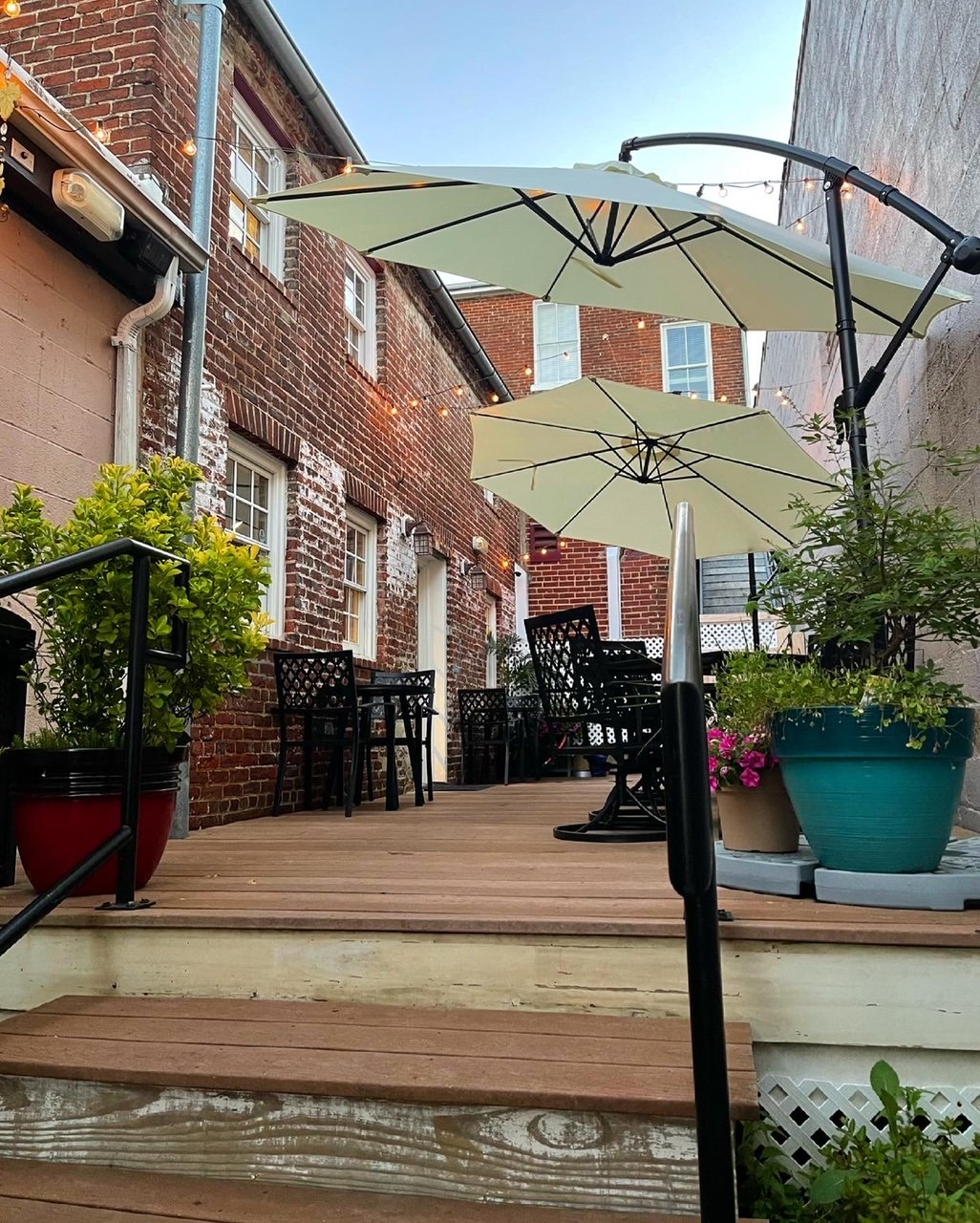 PATIO.jpg